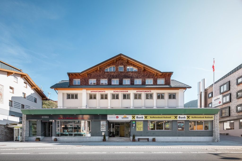 Frontansicht auf das Gebäude der Appartements Insieme